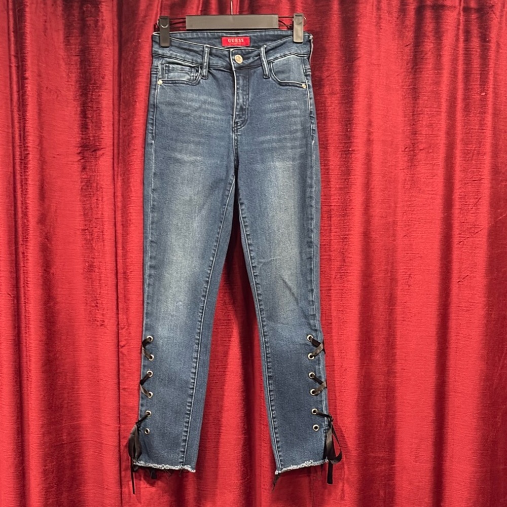 GUESS Mid-Rise Straight Jeans with Decorative Hem - 24